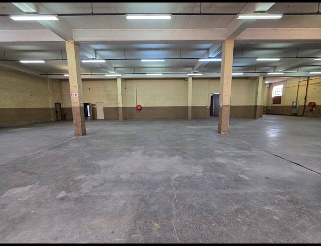 1,345M² WAREHOUSE TO LET IN BOOYSENS